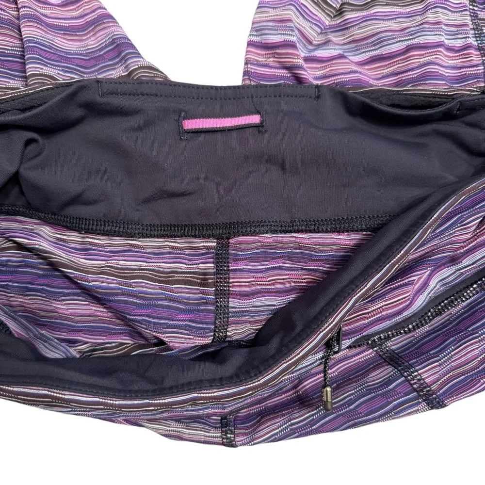 Lululemon Athletica Cropped Purple Striped Leggings Size 6 EUC